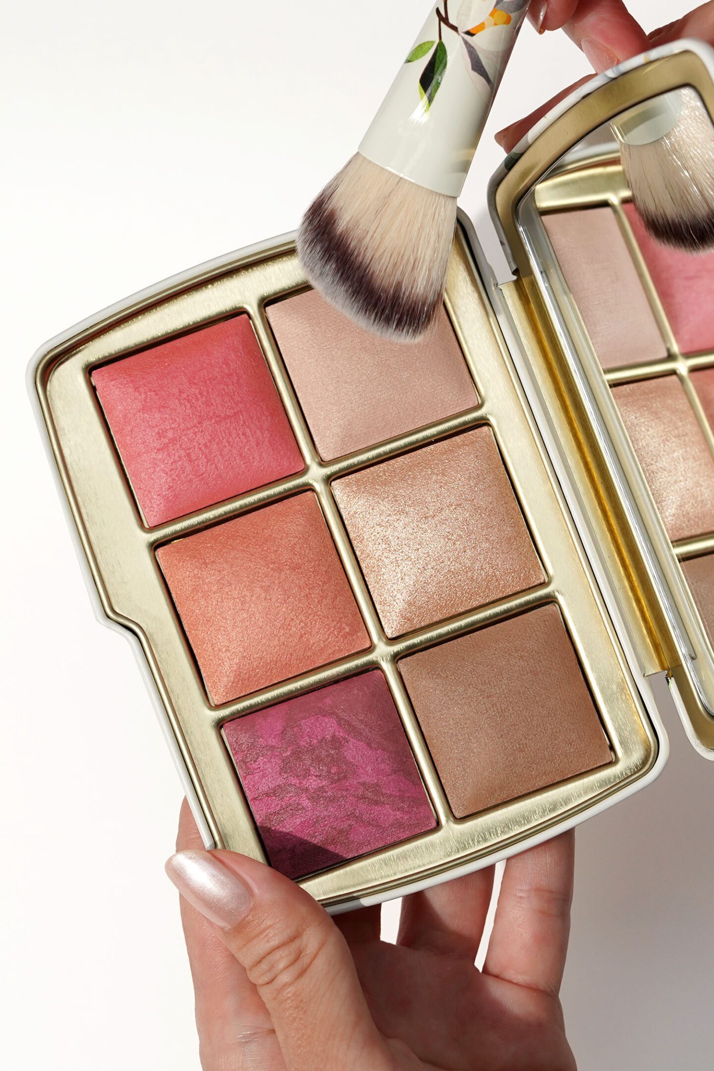 Hourglass Ambient Lighting Edit Unlocked Swan Palette 2025