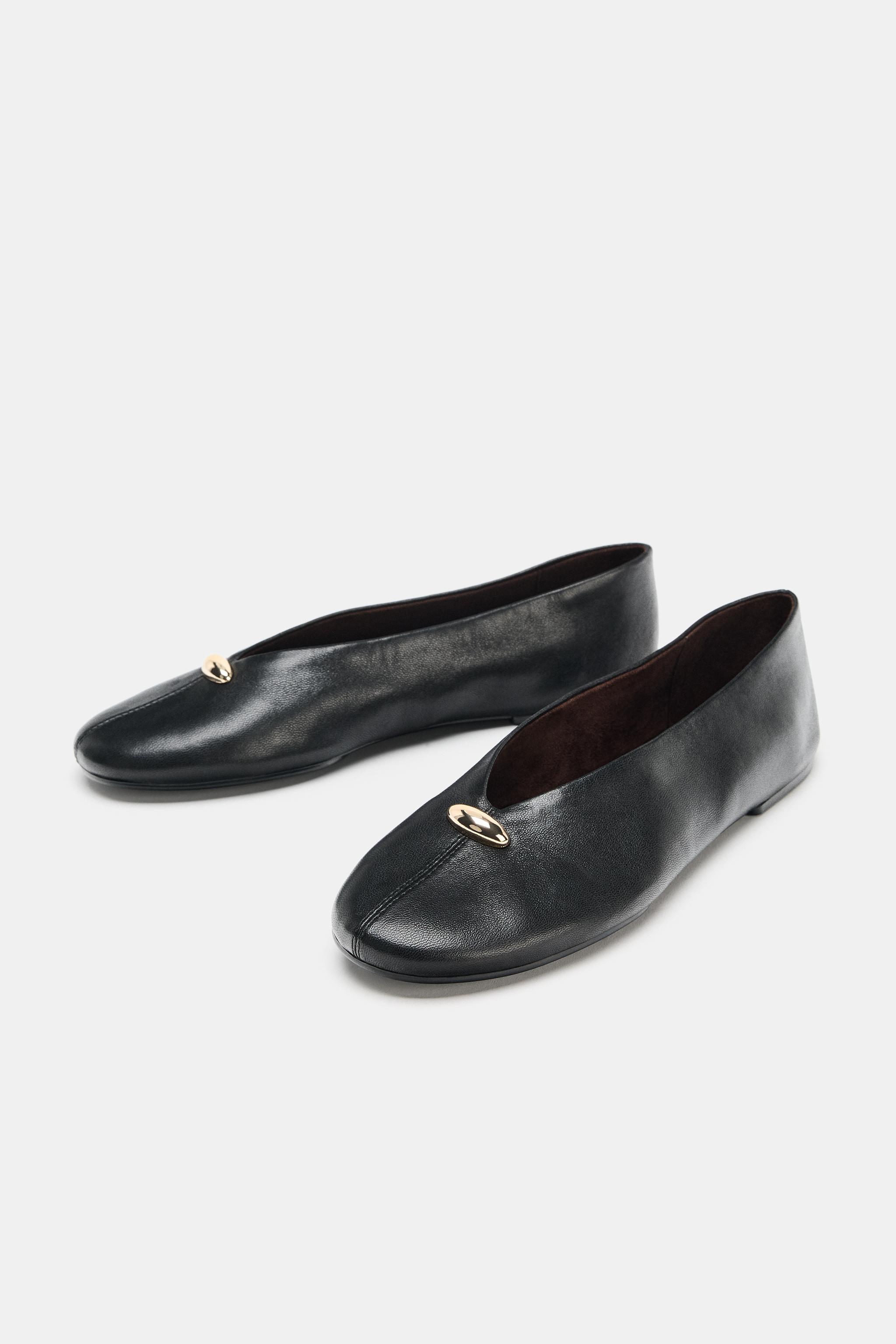 Leather Ballet Flats With Appliqu&Eacute;