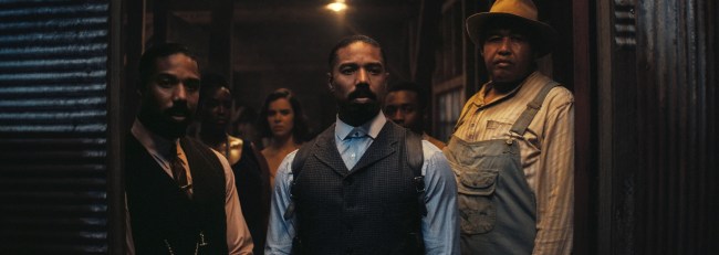SINNERS, from left: Michael B. Jordan as Smoke, Wunmi Mosaku, Hailee Steinfeld, Michael B. Jordan as Stack, Miles Caton, Omar Benson Miller, 2025. © Warner Bros. / courtesy Everett Collection